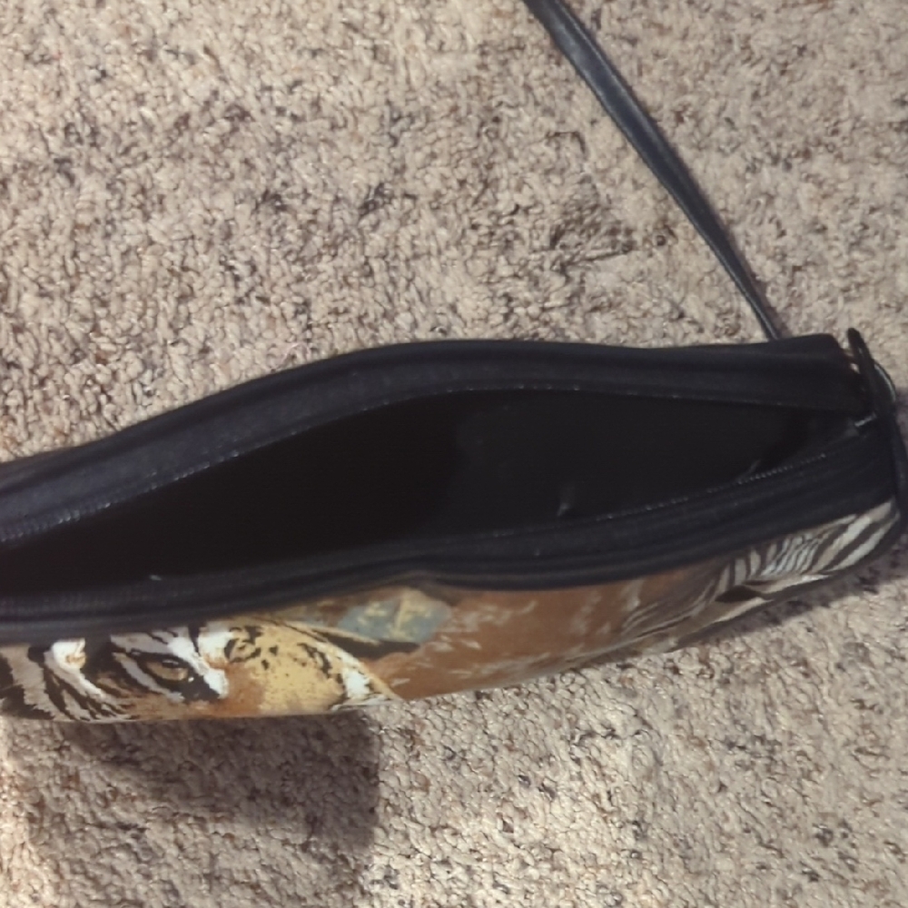 Animal Print Shoulder Bag - Picture 4 of 10